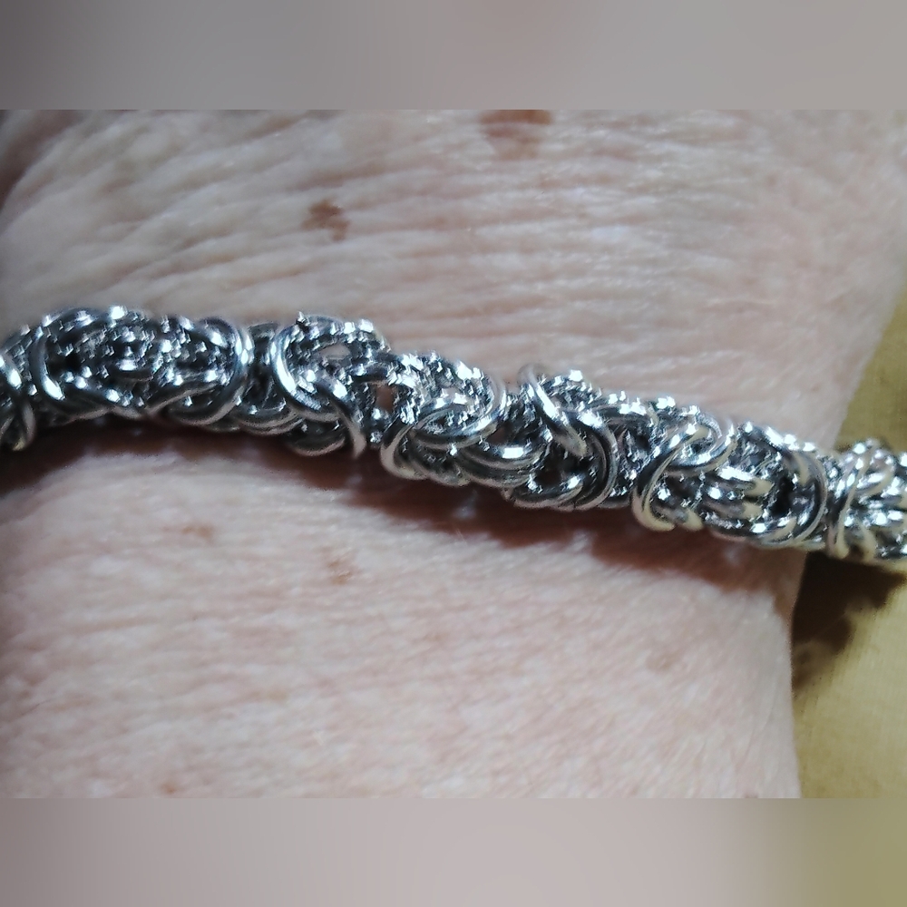 .📌 ABSOLUTELY LOWEST PRICE 📌-BYZANTINE STERLING CHAIN BRACELET. 7 INCHES LONG.